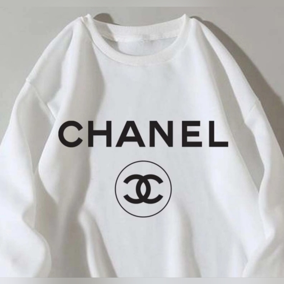 Tops - BRAND NEW! White FABULOUS BOHO VINTAGE RETRO GRAPHIC FASHION CC SWEATSHIRT